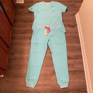 NWT FIGS Zamora joggers and Catarina top neon blue